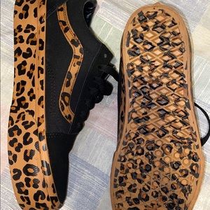 Vans Black w Leopard soles & stripe